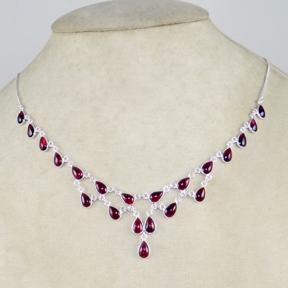 ネックレス・ペンダント EOU STUDIO Garnet Crown Necklace Oval Garnet Cabochon Pendant – Meeka Fine Jewelry