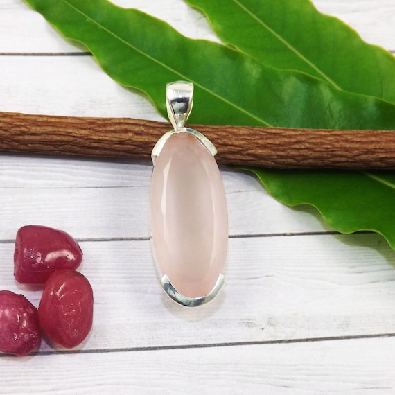オーバルローズクォーツペンダント：925スターリングシルバー、ピンク