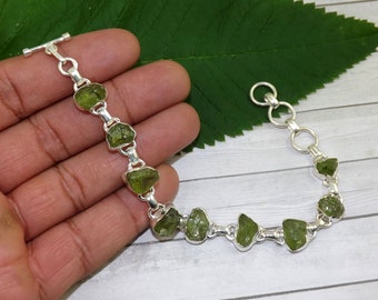 Raw Peridot Bracelet, August Birthstone, 925 Sterling Silver Bracelet, Peridot Jewellery, Gift For Her, Toggle Bracelet, Sale, M93025