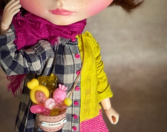 Special and chic outfit for Blythe dolls, shirt pants beret candy bag and coat for Obitsu22,yellow and pink clothes for chic dolls, misanita