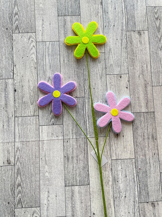 Felt Cartoon Daisy Floral Pick , Daisy Flower Wreath Attachment, Spring floral pick, Wood Daisy, Retro 80s Decor