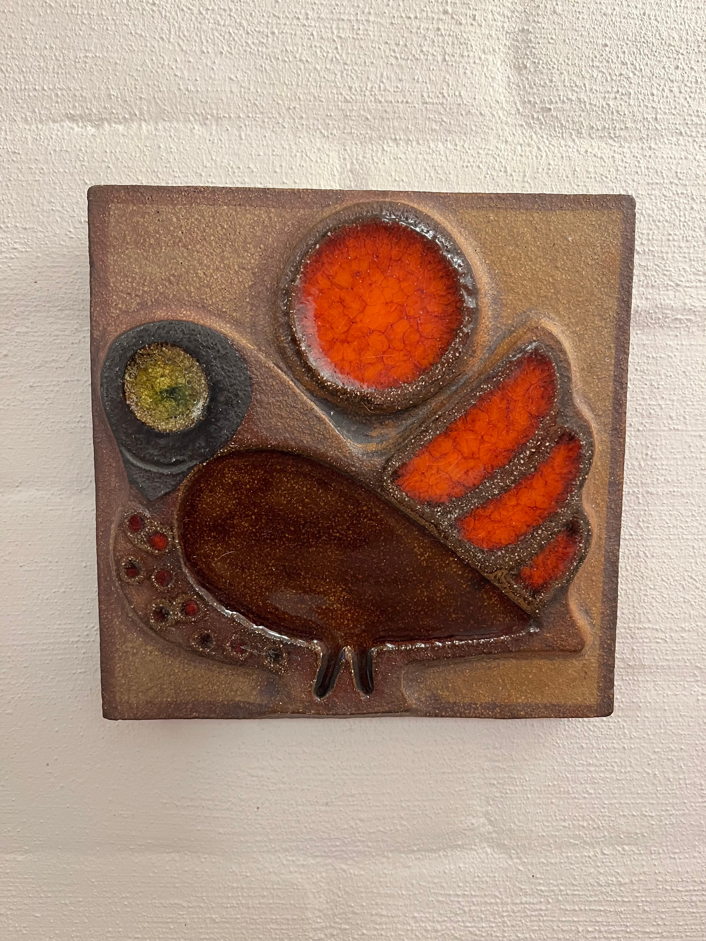 Soholm Ceramic Wall Plate With Bird Looking Left 3574-3, Noomi