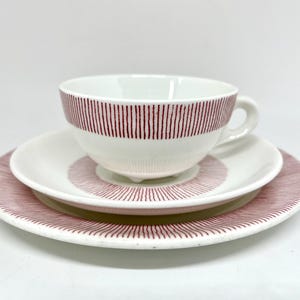 Gustavsberg Konsum cups Red, Extremely RARE coffee or teacup trio sets, Bone China cups, design by Stig Lindberg, Swedish vintage design