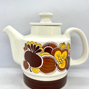 Stavangerflint August teapot, lovely teapot from the August series, designed by Turi Gramstad Oliver, vintage Norwegian design