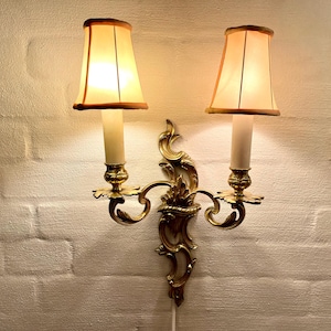 Antique Brass sconce, gorgeous two armed Brass sconce including shades MINT, intricate design luxurious Brass wall light, antique wall decor