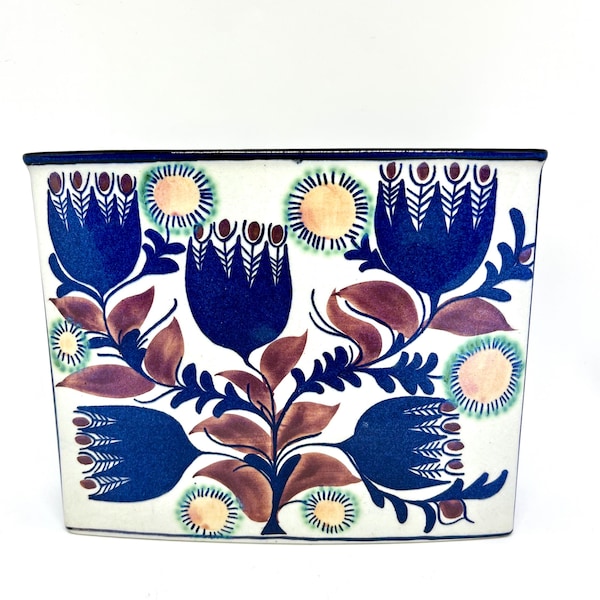 Royal Copenhagen Tenera vase 206/2942, rare Old Aluminia signature, designed by  Berte Jessen, Midcentury danish ceramic design