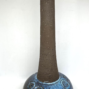 Lámpara de mesa única danesa, diseño Sejer, lámpara grande de cerámica semiesmaltada, hecha a mano y firmada Sejer UNIC, diseño cerámico danés de mediados de siglo.