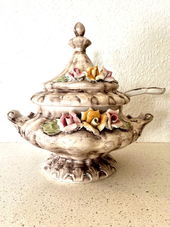 【保管品】CAPODIMONTE パランゾーネマスク　陶器　置物　ITALY Vintage Capodimonte Floral Tureen, Large Oval Soup-tureen