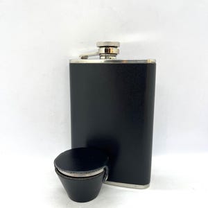 Hip Flask Stainless Steel and Black leather, Vintage 8 oz Hip Flask and 4 glasses, both covered in Black Leather, vintage Hunters necessity