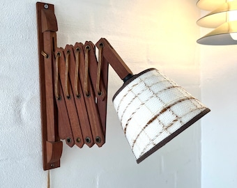Lámpara de pared de tijera danesa de teca, lámpara de pared de tijera XL vintage de madera maciza de teca, incluye pantalla, diseño danés