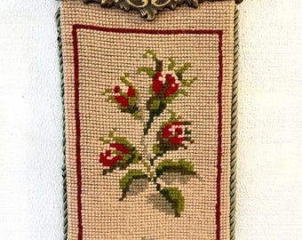 刺繍ハンガー。真鍮製クロスステッチベルプル。デンマーク製ニードル