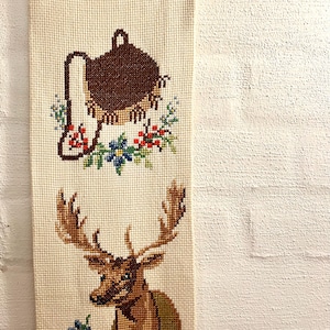 Needlepoint Bell pull with Hunters motifs, beautiful vintage handmade Bell pull, vintage Danish handcraft tradition