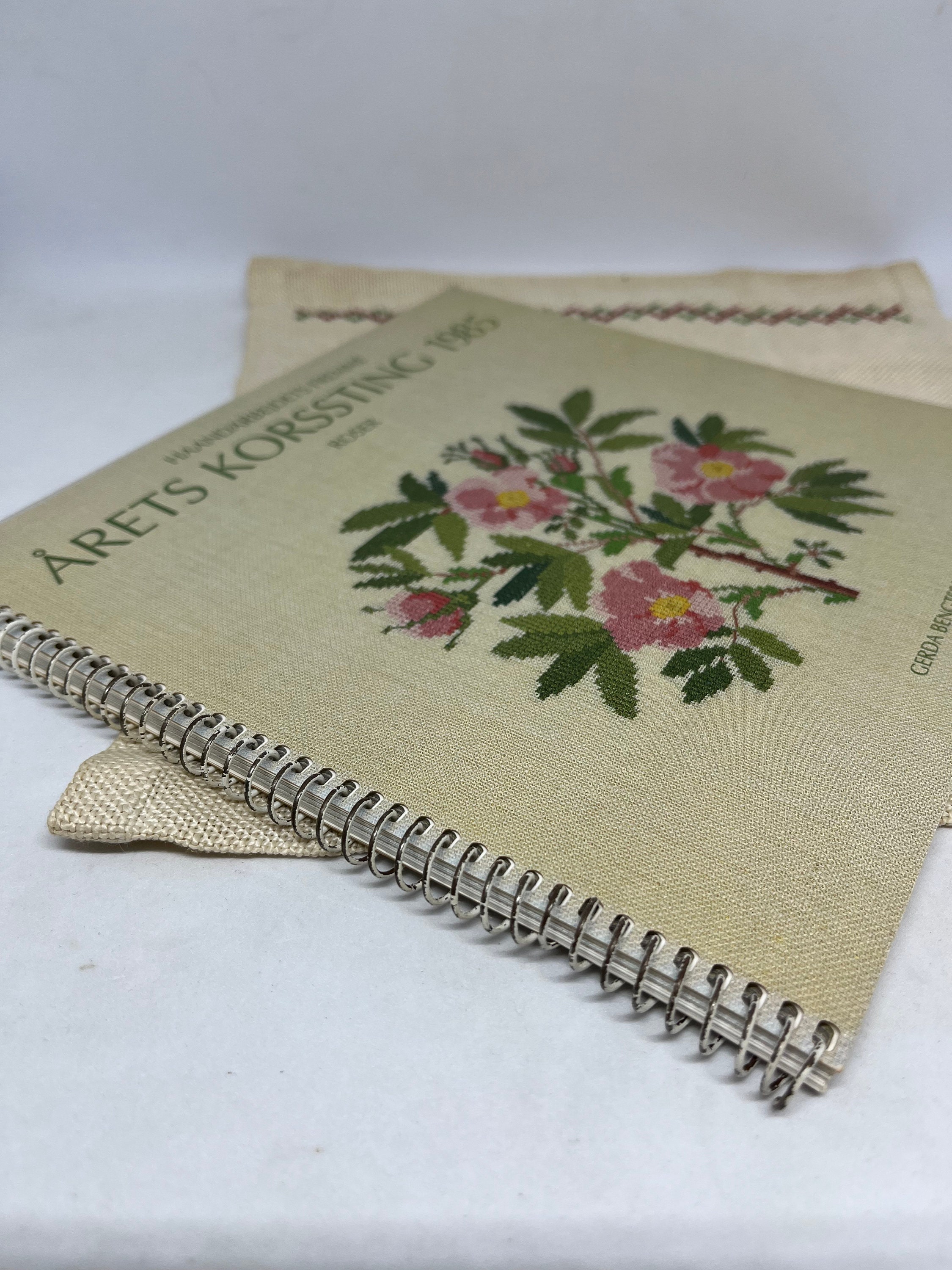 Danish Cross Stitch Booklet 1985, MINT Roses Booklet