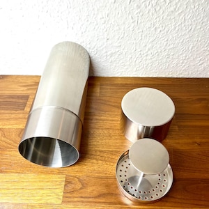 Stelton Cocktail shaker, mint condition Cylinda line Stainless Steel Cocktail shaker, Designed By Arne Jacobsen, Vintage Danish Design