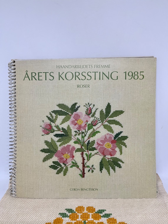 Danish Cross Stitch Booklet 1985, MINT Roses Booklet