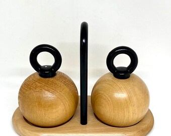 Bodum vintage Salt and Pepper set, Beech wood and black Metal “Ball Boy”, designed by Richard Nissen Denmark, vintage Danish design