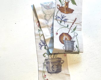 刺繍ハンガー。真鍮製クロスステッチベルプル。デンマーク製ニードル