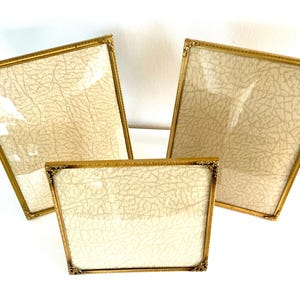 Cornici per quadri d'epoca, set di tre cornici in ottone con vetro convesso 2 x 24 x 18 cm e 1 x 19,5 x 19,5 cm, decorazione murale antica danese