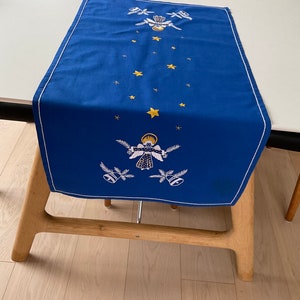 Danish Christmas table runner, small vintage hand embroidered table runner with Angels MINT, Danish handcraft tradition 1950es/1960es