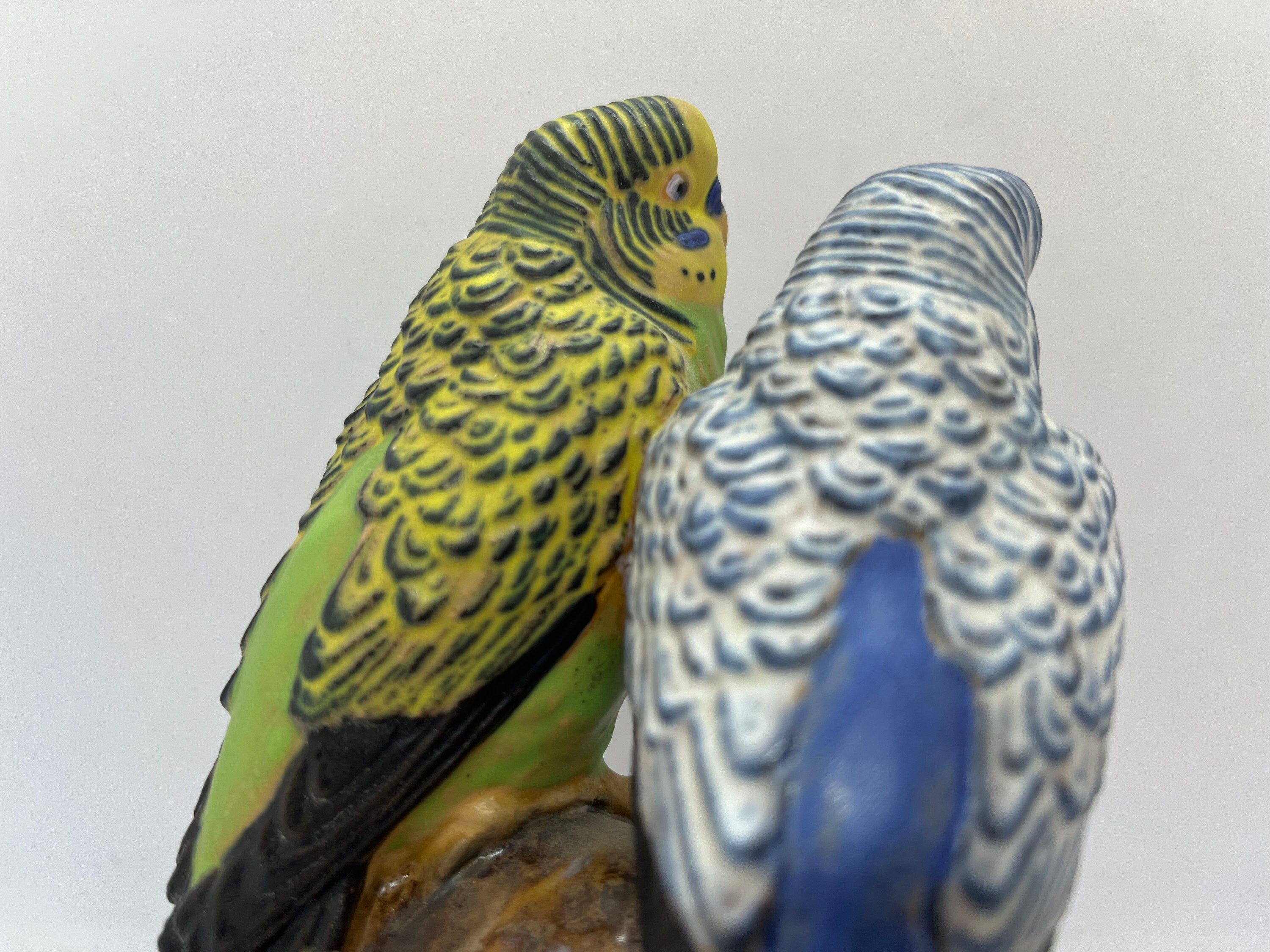 ロイヤル コペンハーゲンのセキセイインコの置物、新品、枝に止まった