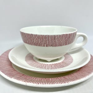 Gustavsberg Konsum tea cups Red, Extremely RARE teacup trio sets, sturdy Bone China cups, design by Stig Lindberg, Swedish vintage design