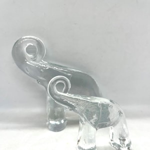 Kosta Boda glass Elephants, set of two 14 and 9 cm tall Elephants, part of the Zoo series designed by Bertil Vallien, vintage Swedish design