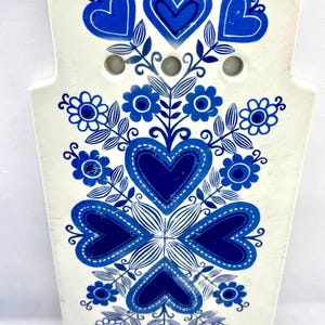 Arabia cheese board, large display or serving board, designed by Raija Uosikkinen, vintage Finnish design