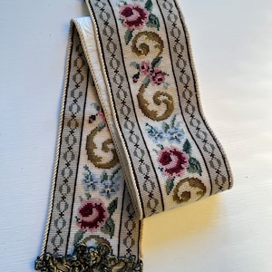 Danish cross stitch tapestry, large Cross stitch Bell pull, handmade with Roses in a &quot;Framed&quot; pattern, Danish handcraft tradition 1960s