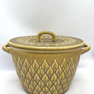 Grande pentola in gres Quistgaard Relief con manici e coperchio MENTA, vintage Kronjyden Randers Danimarca