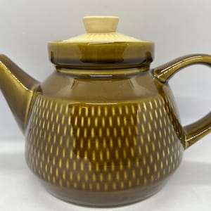 Stavangerflint Brunette Teapot, series designed by Kåre Berven Fjeldsaa, vintage Scandinavian design.