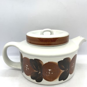 Arabia Rosmarin teapot, Ulla Procopé Finnish design