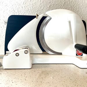 Eva slicer, original White Danish design bread/ meat slicer, Eva 1950es iconic household necessity, Danish design classic