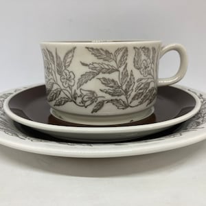 Gefle Fontana coffee cup trio sets, mint condition trio sets, designed by Berit Ternell, 1970s Swedish design
