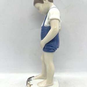 Bing and Grondahl, antique Danish Porcelain figurine, MINT condition Boy with Crab at his Foot, vintage Danish design image 4
