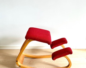 Stokke Varier Variable Balance, ergonomic kneeling chair Scandinavian design 1980s, designed by Peter Opsvik, Norwegian vintage design