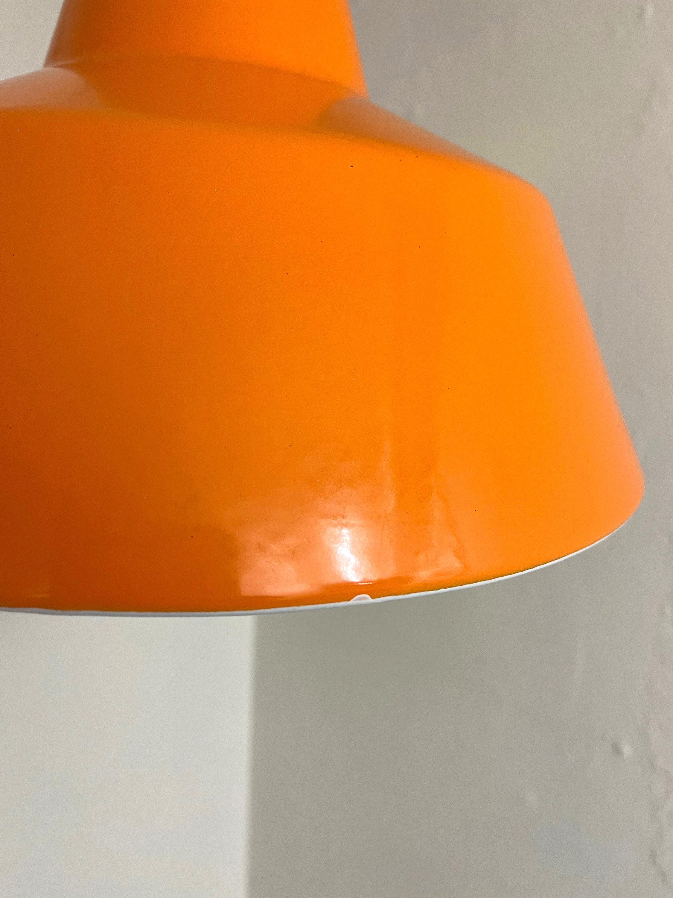 ルイス・ポールセンのペンダント、象徴的なワークショップランプ