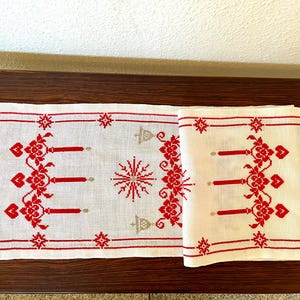 Danish Christmas table runner, large vintage hand embroidered table runner, Danish handcraft tradition 1960es/1970es