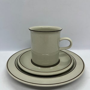 Arabia Fennica coffee cup trio sets, stoneware series designed by Richard Lindh/ Ulla Procopé, vintage Finnish design