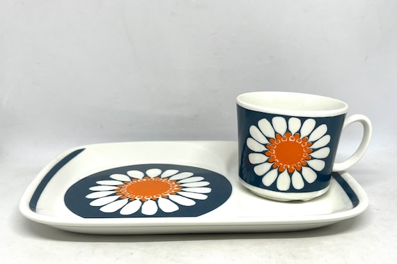 Figgjo Flint Daisy TV Sets/ Breakfast Sets, Mint Sets From Turi
