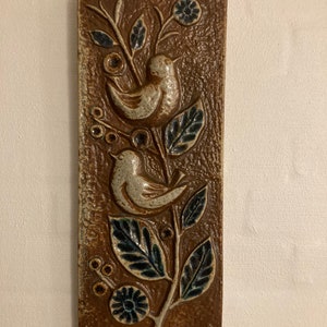 Soholm ceramic wall plate, large ceramic wall plate with Birds on a branch, design by Arne Finne Nielsen, midcentury Danish design