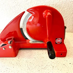 Eva slicer Red, original Danish design bread/ meat slicer, Eva 1950es iconic household necessity