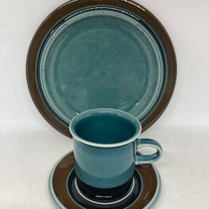 Arabia Meri coffee cup trio sets, designed by Raija Uosikkinen/ Ulla Procopé, vintage Finnish design
