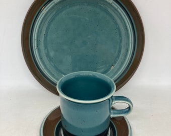 Arabia Meri coffee cup trio sets, designed by Raija Uosikkinen/ Ulla Procopé, vintage Finnish design