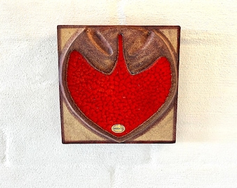 Soholm ceramic wall plate, with Red Heart 3574-5, Noomi Backhausen Danish design