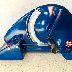 Eva slicer, original Dark Blue Danish design bread/ meat slicer with slight patina, fully functional Eva 1950es iconic household necessity