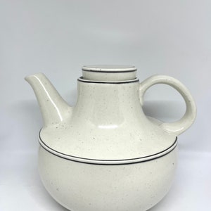 Stig Lindberg Gustavsberg Birka Teapot, mint condition Teapot, deigned by Stig Lindberg for Gustavsberg, Finnish Mid century design