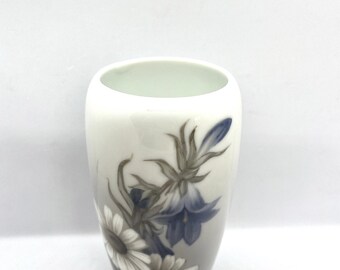 ロイヤルコペンハーゲン ヴィンテージ、手描きの花瓶（花柄）2651/235