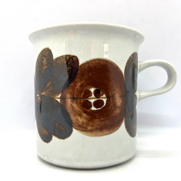 Arabia Rosmarin mug, MINT hand painted stoneware, designed by Ulla Procopé, vintage Finnish design