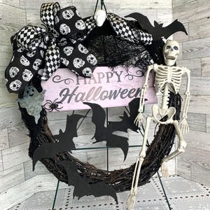 Halloween wreath for front Door, skeleton wreath, fall wreath, Halloween decor, spooky Halloween wreath, Halloween  skull wreath