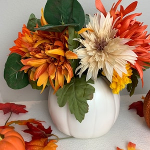 Pumpkin centerpiece, white pumpkin arrangement, fall white centerpiece, fall floral arrangement, Thanksgiving Decor, Autumn centerpiece